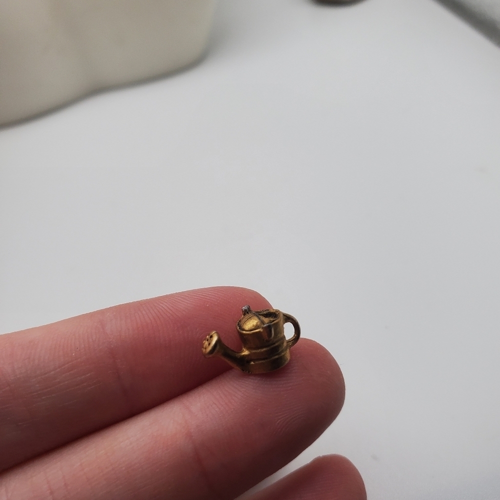 Gokd plated mini water can charm - Picture 3 of 3